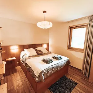 Le Peyra, 4 Personnes Avec Terrasse Et Jardin Appartement